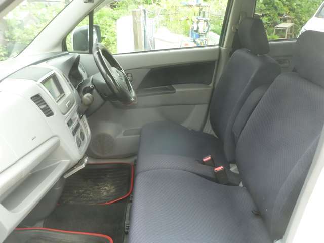 当社は車買取強化店です。高年式車はもちろん、潰れたままの車、不動車、何でも買い取りますのでぜひご相談下さい。