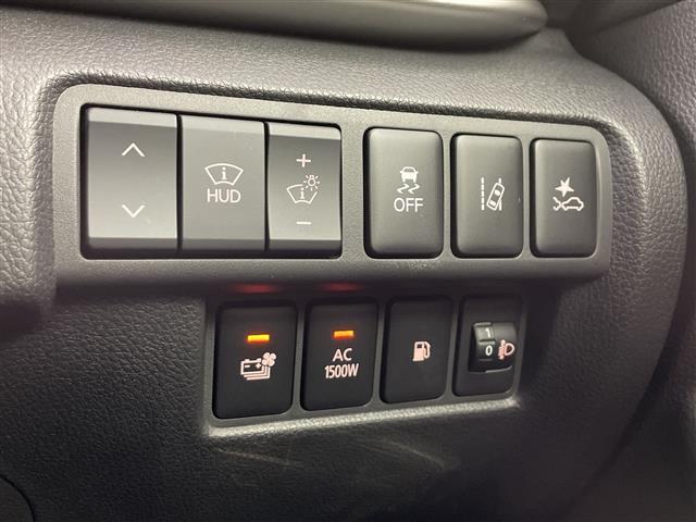 【運転席操作部】『運転席周辺の装備』の画像になります。快適なドライブを楽しむための機能が装備されています！運転席から触れるので使いやすいです！