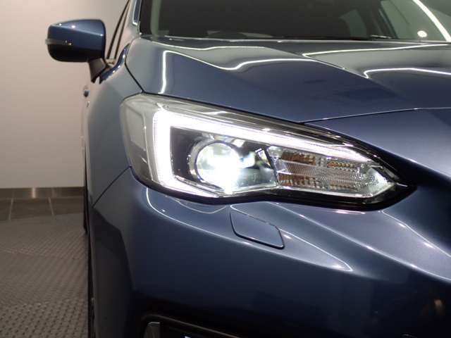 【4WD・アイサイト・障害物センサー・BSM・シートヒーター・パワーシート・LEDヘッドライト・スマートキー・純正AW】純正メモリーナビ・バックカメラ・フルセグTV・Bluetooth・ETC
