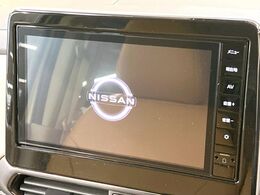 【純正ナビ】人気の純正ナビを装備。オーディオ機能も充実しており、Bluetooth接続すればお持ちのスマホやMP3プレイヤーの音楽を再生可能！毎日の運転がさらに楽しくなります！！