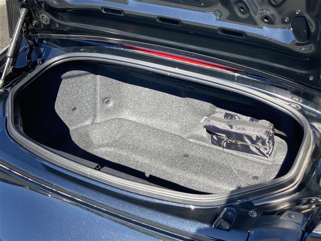 【ラゲッジスペース】リアシートを倒せばこの大容量！！ダンボールなどの大きい荷物も釣り具などの長尺物まで様々載せられそうです！！