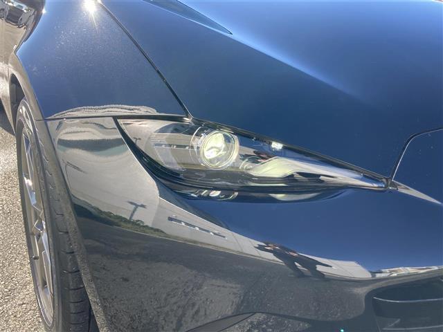 【　LEDヘッドライト　】悪天候や夜間の走行も視界良好で安心してお乗りいただけます。