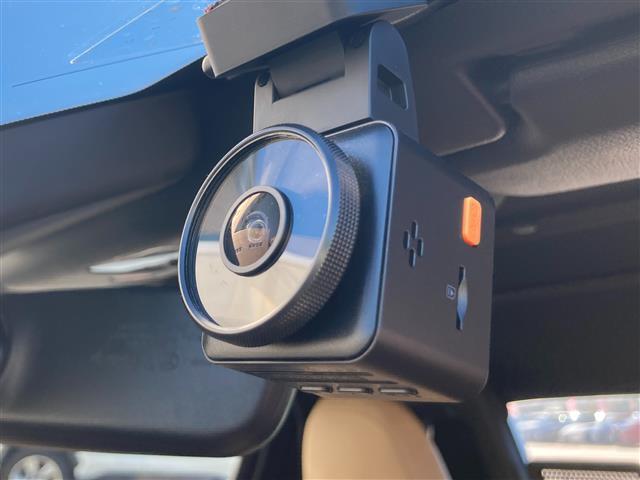 【　ドライブレコーダー　】運転中の記録を残します。事故などを起こした起こされた時の証拠を残します。