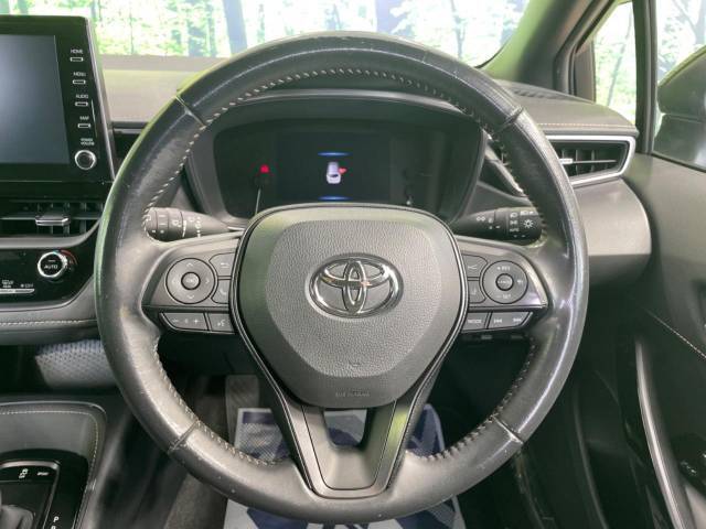【純正革巻きステアリング】上質な革を使用することで、手にしっかり馴染みとても運転しやすいハンドルです♪