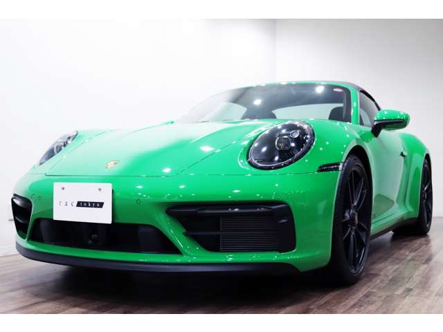 正規ディーラー車 2023年モデル PORSCHE 911(992)タルガ4GTS 　右ハンドル　パイソングリーン/クラブレザーインテリア(トリュフブラウン)