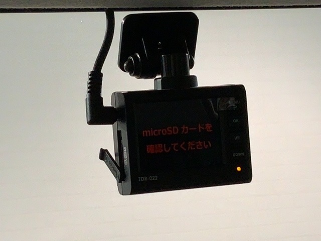 万が一の事故のときもドライブレコーダーがあると安心です。ご利用になる場合は個人情報保護の観点より新品の対応SDカードをお求め下さい。