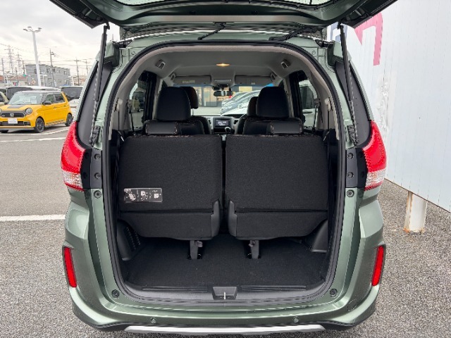 ラゲッジスペースです。荷物を積むスペースが十分に確保されております！！