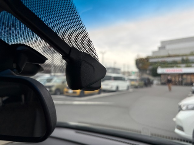 万が一の状況を映像と音声で記録する純正ドライブレコーダー搭載！！