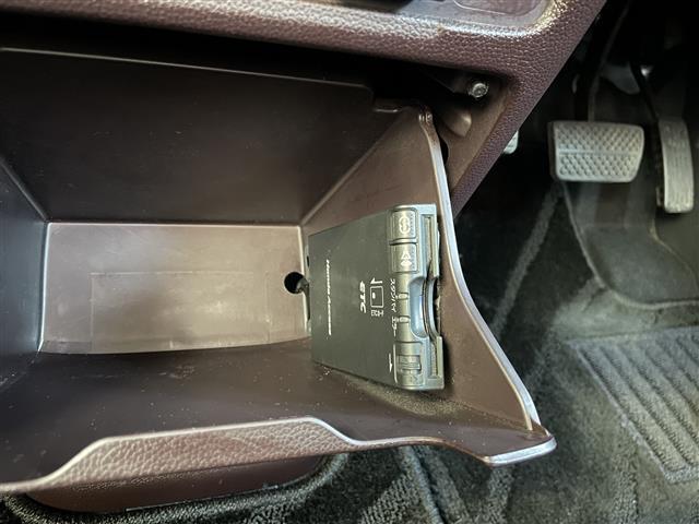 気になる車はすぐにお問い合わせください！画面右側の0066から始まる無料ダイヤルからお問い合わせ下さい！専門スタッフがお車のご質問にお答えいたします！