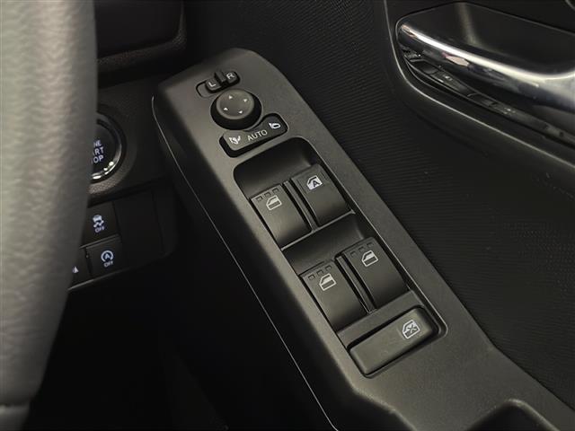 気になる車はお電話やメールで当店にお問い合わせください。なお、お電話での在庫の取り置きはできません。ご来場の際は、商談が重なる事が増えていますので事前に在庫有無をご確認くださいませ。