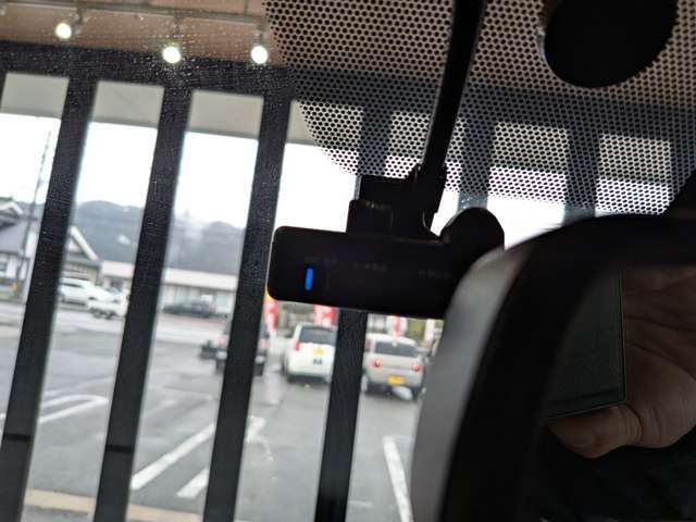 高田ICから車で15分！国道54号線沿い！展示車両は、お買い得車や4WD車を多数取り揃えております！