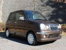 丸目でレトロな車です！