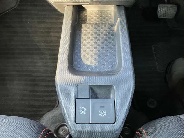 当社で整備の車両には4ヶ月の消耗品も含む無料保証と最長5年走行無制限の延長保証をオプションでご用意☆遠方のお客様はお近くのディーラーさんにて保証修理をお受け出来ます☆