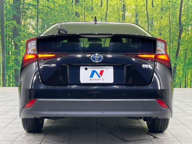 安心の最長10年・走行無制限保証（有償）をご用意。保証内容も充実はもちろん、無料点検＆オイル交換や、年中無休の全国・24時間ロードサービスも付帯されておりますのでご安心下さい。