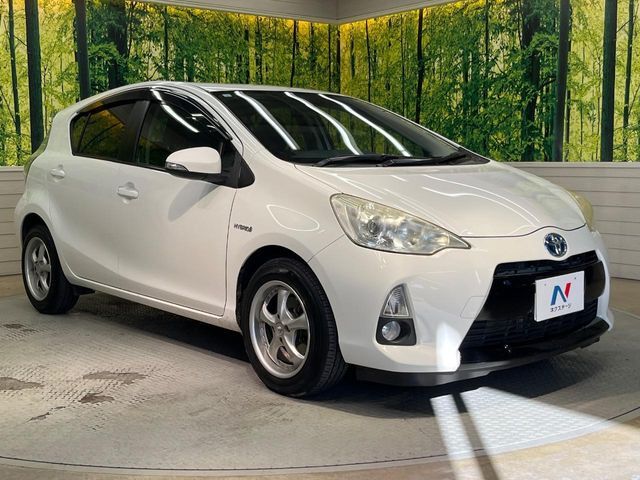 高透明度のガラス皮膜で撥水はもちろん、上質なツヤ・光沢を実現。紫外線や酸性雨から大切な愛車を保護し、色あせ・劣化を防止。「弾スプラッシュコート」、「弾プリミッサコート」からお選びいただけます。