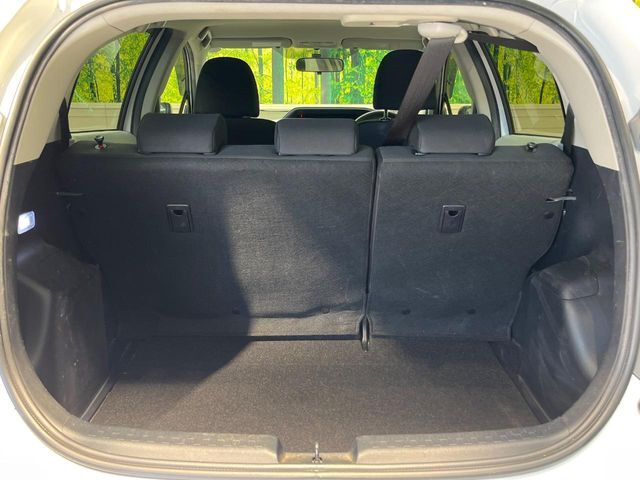 普段のお買い物や通勤、送迎等に十分な荷室スペースを確保しております。セカンドシートを倒すと、大きな荷物の積載も可能です♪