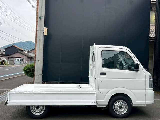 ☆当店の届出済・登録済未使用車は、原則走行距離が10km未満で年式が2年以内の車としております。☆豊富な在庫から車種、グレードや色をお選びいただくことできます。