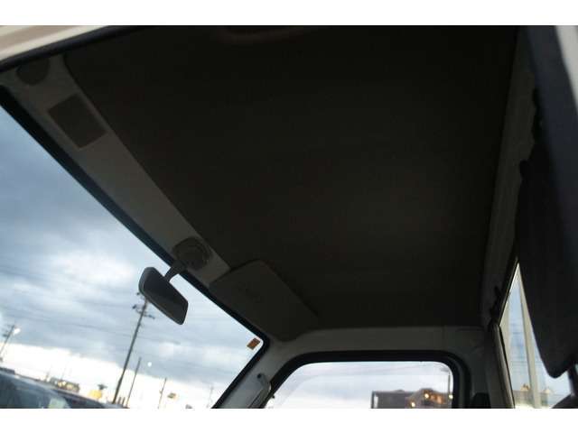 中古、新品のHDDナビ、ETC、地デジチューナー、フリップダウンモニター、バックモニターなど何でもご相談ください。下取りから取り換え、持ち込み取り付け可能です！ポータブルナビフルセグなど各メーカー取り扱い有