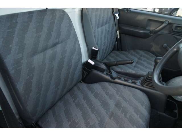 総額金額の中には法延車検二年、無料保証もすべて含んでおります！ご安心ください！しかし、車検が残っているお車に関しては今残っている車検のままのお渡しとなります。直通TEL0569-84-1338