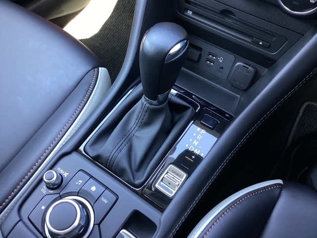 アクセルペダルを踏み込む量や速さに応じて変速パターンをし、人馬一体の運転感覚を発揮してくれる6速オートマ！