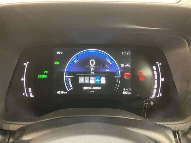 当社では展示前にハンドル、ドアノブ、シフトノブなど内装表面を強力除菌しております。二酸化塩素の協力な酸化分解作用を利用したシステムです。