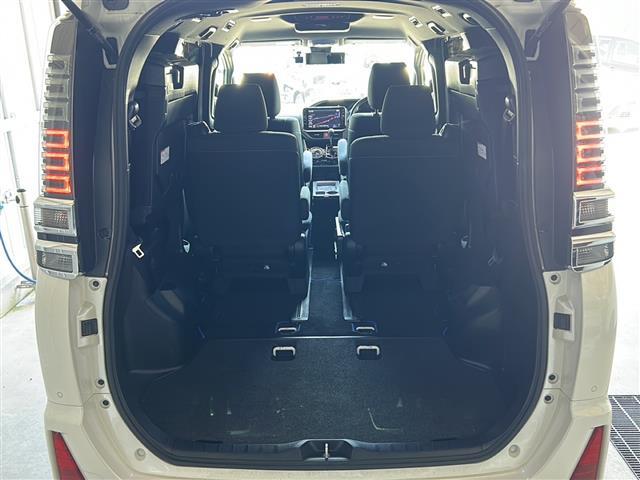 店舗にて現車の確認もいただけますので、お電話で在庫のご確認の上是非ご来店くださいませ。