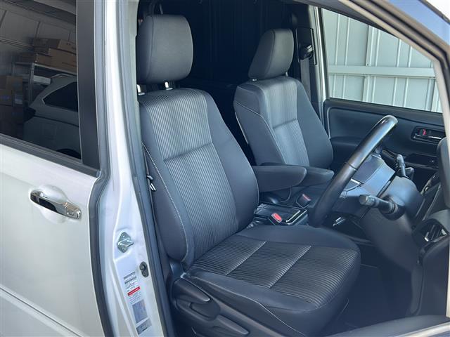 店舗にて現車の確認もいただけますので、お電話で在庫のご確認の上是非ご来店くださいませ。