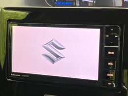 【純正ナビ】人気の純正ナビを装備。オーディオ機能も充実しており、Bluetooth接続すればお持ちのスマホやMP3プレイヤーの音楽を再生可能！毎日の運転がさらに楽しくなります！！