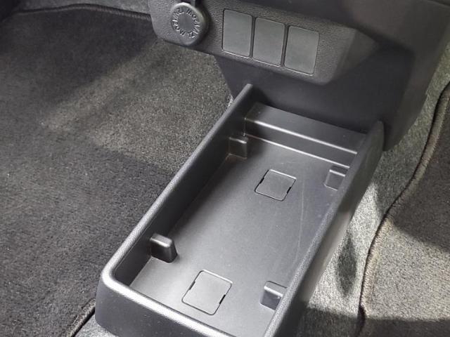 お車に合わせて無料保証以外にも、保証範囲、期間、距離を拡充させた有料保証もご用意しております！中古車の購入が初めてで不安・・・というお客様もご安心ください！