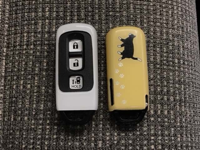 スマートキーです！ドアの施錠・解錠・エンジンの始動がスムーズで大変便利です！