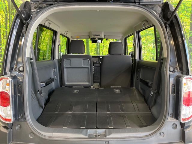 普段のお買い物や通勤、送迎等に十分な荷室スペースを確保しております。セカンドシートを倒すと、大きな荷物の積載も可能です♪