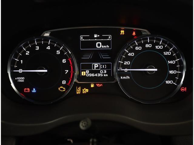 視認性に優れたメーターで、夜間走行も安心して運転できます！マルチインフォメ―ションディスプレイには車両情報を表示！メーター内の光度調整機能も付いております！
