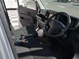 パワーウインドウ　集合ロック　キーレス装備　禁煙車　タバコ臭なし　こげなし