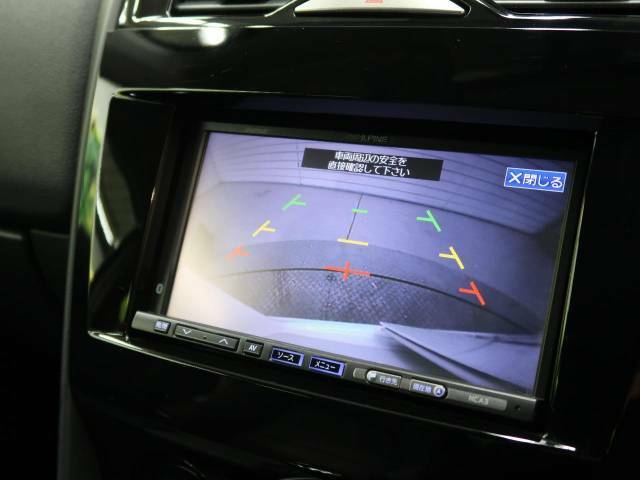 【バックカメラ】駐車時に後方がリアルタイム映像で確認できます。大型商業施設や立体駐車場での駐車時や、夜間のバック時に大活躍！運転スキルに関わらず、今や必須となった装備のひとつです！