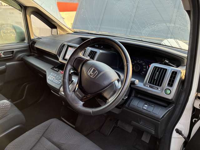 内装：小傷やスレはありますが、大きな傷等はございません。気持ち良くお使いいただけます。嫌な臭いもありません。