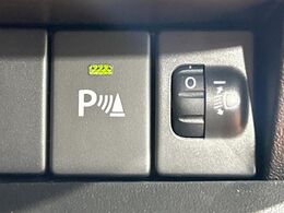 【クリアランスソナー】バンパーに付いたセンサーが障害物を検知！一定の距離に近づくとアラートで教えてくれます♪狭い駐車スペースや車庫入れ時も安心ですね☆