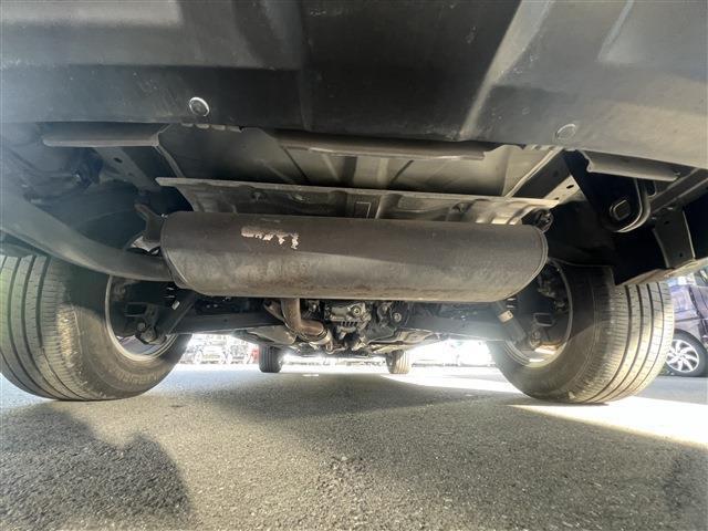 当店の目の前に「東中学校入り口」というバス停がございます。駅からは少し距離がございますので、電車でお越しの際はバスをご利用頂くとスムーズです。