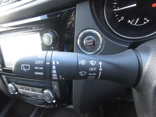 ご納車後も安心なプレミアム保証をご提案いたします。ナビや電装品、エアコンなども含めた600項目の充実した保証内容と安心のロードサービス付帯でサポートいたします。詳細はお尋ねください。