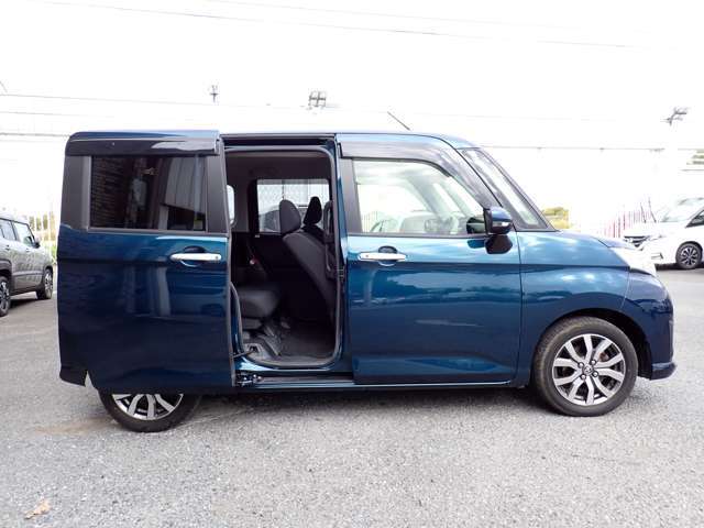 両側スライドで乗り降り楽チン！使い勝手も◎