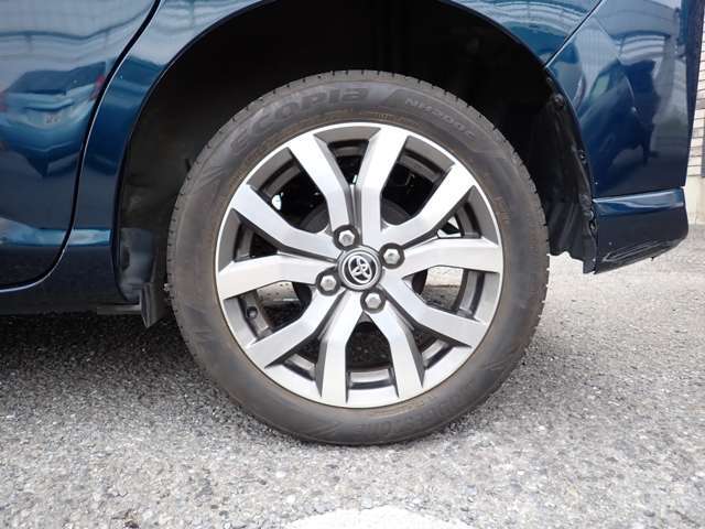 綺麗な純正ホイール☆ 程度の良さが伺えます！ 一見の価値あり！！