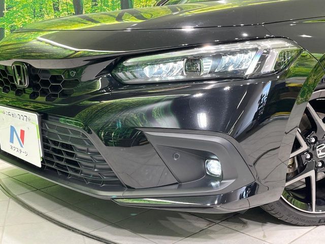 【LEDヘッドライト】悪天候や夜間走行時も良好な視界を確保し安心して運転できる高輝度LEDヘッドライトを装備！点灯速度が早く、消費電力も抑えられています。
