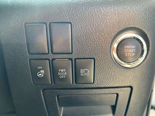 運転席の手元には様々なスイッチ類が御座います！キズなどもなく非常に綺麗な状態です！またボタン一つで様々な機能を使うことが出来て非常に便利です！