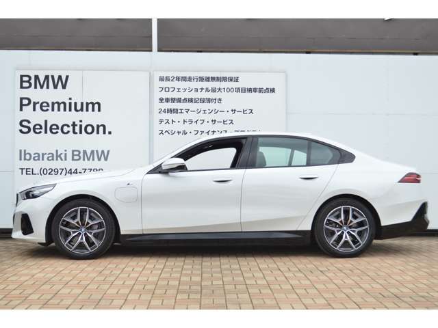 ≪BMW Premium Selection1年≫ の保証は ご購入後、1年間走行距離無制限保証！万一、修理が必要な場合は無料で対応！全国のBMWディーラーにて対応可能ですので遠方の方も安心！（消耗品、後付け品除く）。