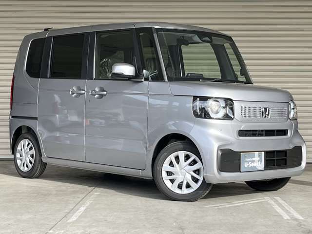 【ボディ（前）】車の顔となるフロント周りは精悍なデザイン☆