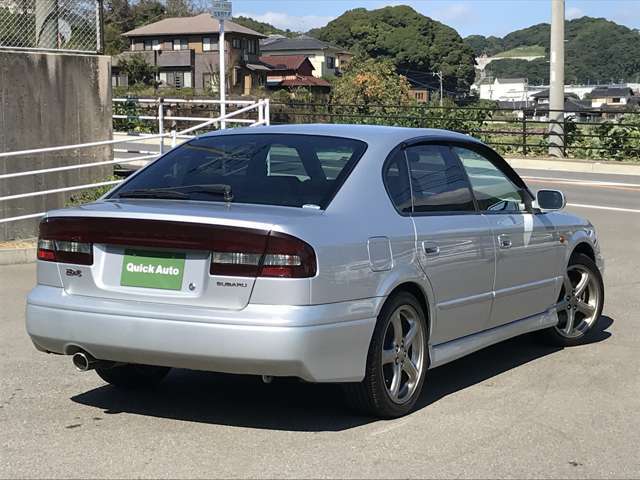 後期型・フルノーマル・4WD・ターボ・MTモードAT・ステアシフト・純正アルミ・HIDライト・パワーシート・プライバシーガラス・キーレス・スペアキー装備。