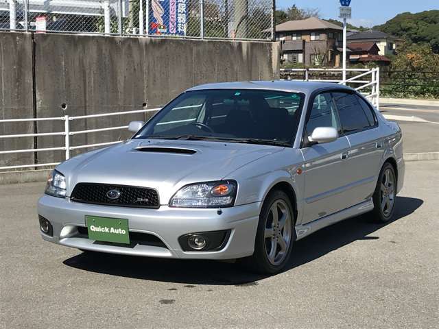 入庫時のクリーニングはもちろん、展示・販売・整備完了後、納車前クリーニングを実施。ご満足頂ける納車をお約束致します。