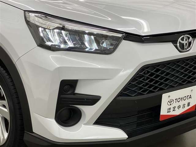 LEDヘッドライトです。デザイン性がよくとても明るいので、夜間の走行や悪天候でも安心です。しかも長寿命！