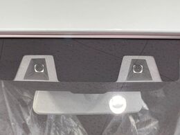 【スズキ　セーフティサポート】走行中に前方の車両等を認識し、衝突しそうな時は警報とブレーキで衝突回避と被害軽減をアシスト。より安全にドライブをお楽しみいただけます。