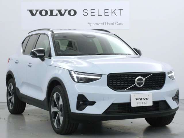 都市を駆け巡る本物のSUVとして、XC40は開発されました。スカンジナビアの独創性と都会的な雰囲気を身にまとった、都市で生活するあなたのために作られた一台です。