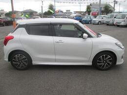 ボディーカラーはピュアホワイトパール☆